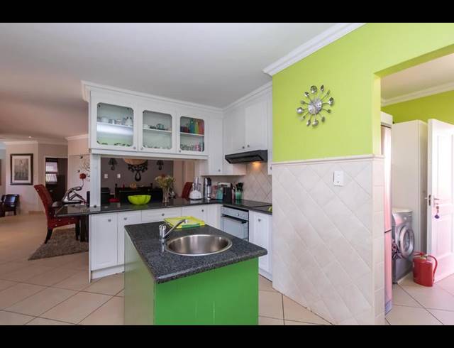 4 BEDROOM HOUSE FOR SALE IN FOURWAYS GARDENS